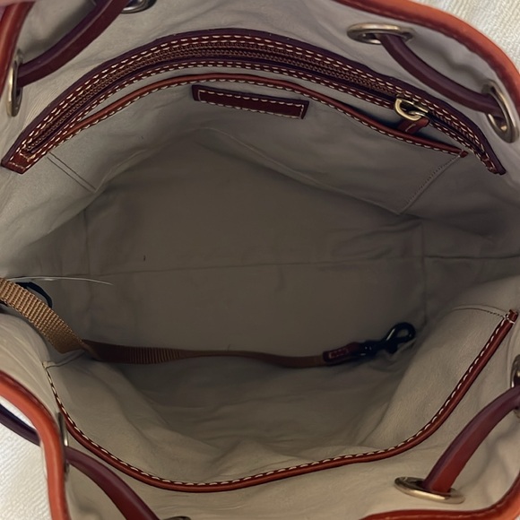Dooney Bourke Chicago Cub drawstring bucket bag - Picture 7 of 9